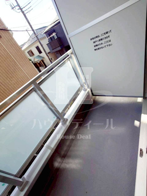 【バルコニー】 | リブリ・西川口Ⅲ | 外からの目が気にならないバルコニーで洗濯物が干せます