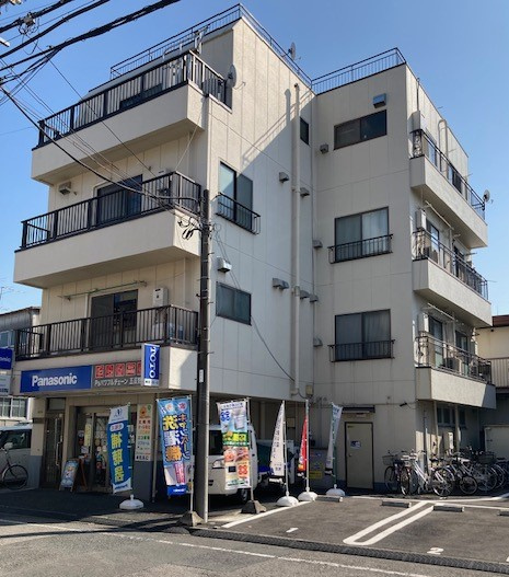 足立区足立１丁目の店舗一部の外観