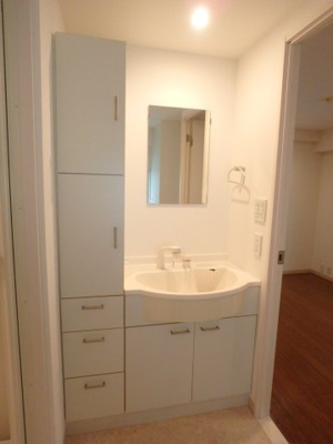 【洗面所】 | コーポモントレー | 収納がたくさんある洗面台です！