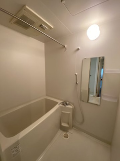 【浴室】 | コーポモントレー | ゆったり過ごせるお風呂です。