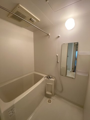 【浴室】 | コーポモントレー | ゆったり過ごせるお風呂です。