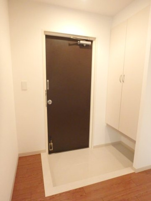 【玄関】 | コーポモントレー | タイルがお洒落な玄関です！