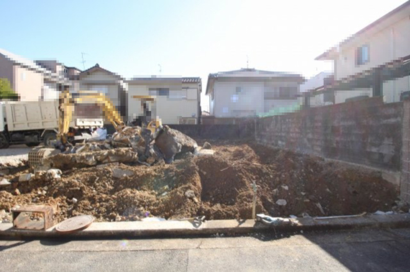 幸町　Ｂ号地　建築条件なし　売土地　（全2区画）の外観|Ｂ号地　土地面積　138.00㎡　（約41.74坪）
建物解体更地渡し　（解体中）
