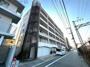 鉄骨造6階建て