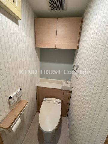 エイペックス天神橋Iのトイレ|落ち着いた色調のトイレです