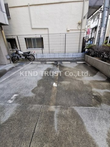 エイペックス天神橋Iの駐車場|駐車場完備です