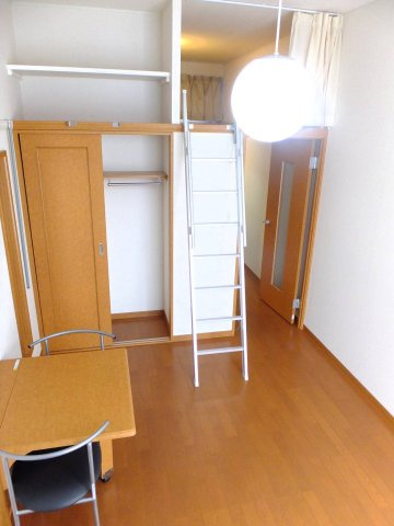 レオパレスエスペランサの居間・リビング