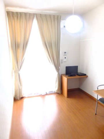 レオパレスエスペランサの居間・リビング