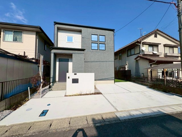 草津市橋岡町　新築戸建ての外観