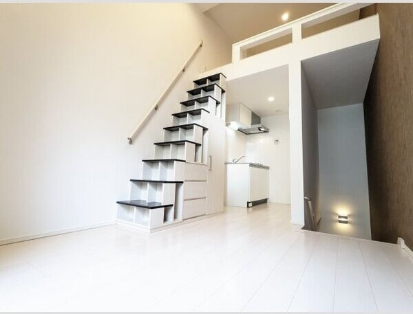 メゾンド琥珀の居間・リビング|TVモニター付きインターホン