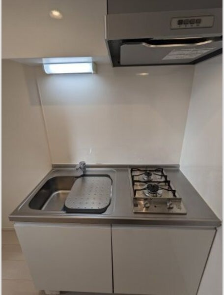 メゾンド琥珀のキッチン|ガスコンロ（2口）/ システムキッチン