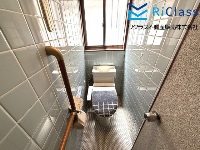 中古戸建　神戸市灘区篠原北町２丁目1のトイレ|１階ウォシュレット付きトイレです