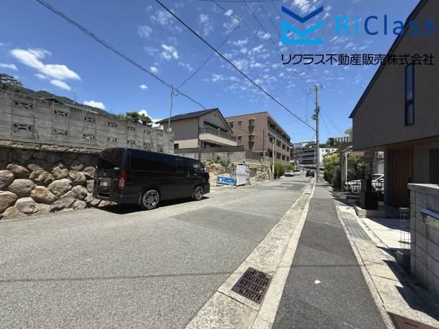 中古戸建　神戸市灘区篠原北町２丁目1の前面道路含む現地写真|前面道路含む現地写真です