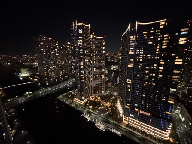 西側バルコニーからの眺望（夜景）