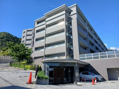 【外観】 | ネバーランドシエル箕面ロワイヤルS棟 | 景観にあった外観