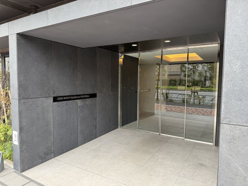 ONE ROOF RESIDENCE KIBA WESTのエントランス