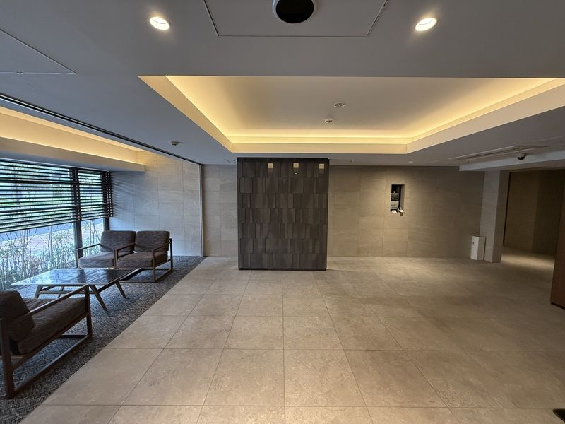 ONE ROOF RESIDENCE KIBA WESTのロビー