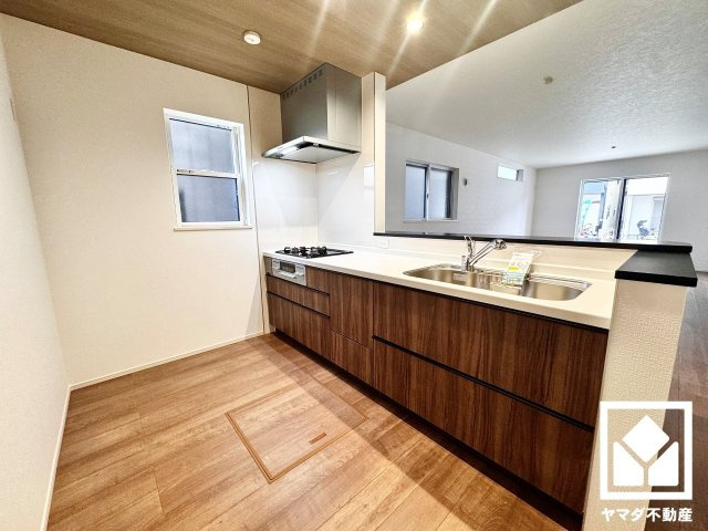 伏見区羽束師鴨川町　第3　1号棟のキッチン|2月27日　現地写真更新