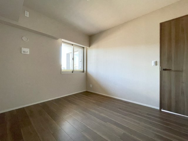 プレミスト京都西院の洋室|洋室5.6帖