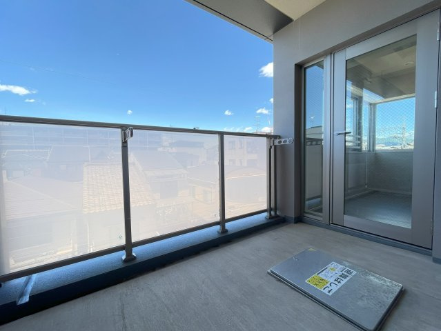 プレミスト京都西院のバルコニー