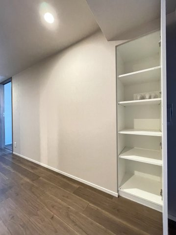 プレミスト京都西院の収納|玄関廊下収納