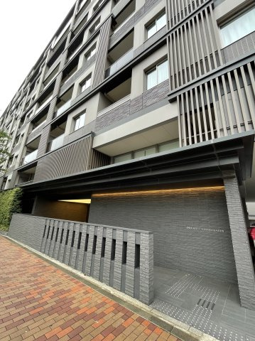 プレミスト京都西院の外観