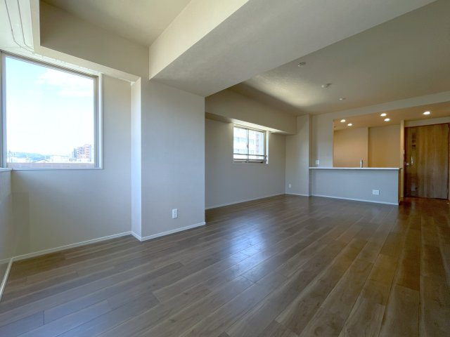 プレミスト京都西院の居間・リビング|リビングダイニング14.8帖