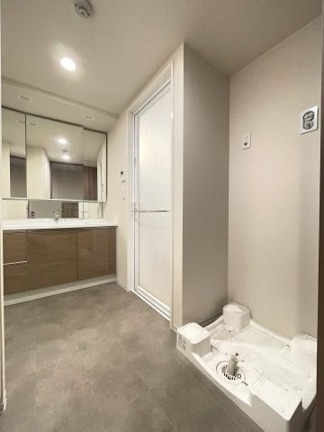 プレミスト京都西院の独立洗面台