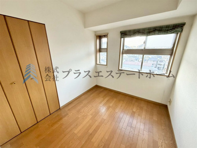 【洋室】 | ワコーレシャロウ御屋敷通 | 【リフォーム前】洋室はシンプルな配色にしていますので、お客様好みの家具を配置頂けます♪