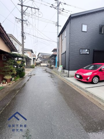 鳥栖市田代外町　戸建ての前面道路含む現地写真