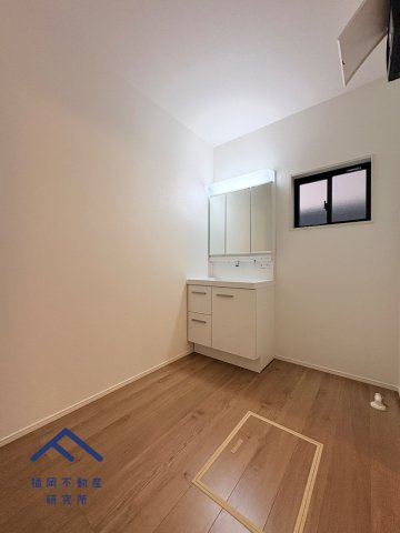 鳥栖市田代外町　戸建ての独立洗面台