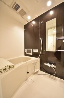 【浴室】 | CASA PIAZZA中野松が丘 | 追い焚き機能、浴室乾燥機付きバス。