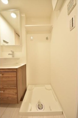 【設備】 | CASA PIAZZA中野松が丘 | 室内洗濯機置場。