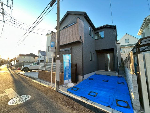 杉並区本天沼1丁目　新築戸建の前面道路含む現地写真|子育てしやすい住環境！教育施設や商業施設も徒歩圏内に充実。(2026.1.9撮影)

ご内見希望・資料請求などお気軽にお問い合わせ下さい！
03-5990-5201