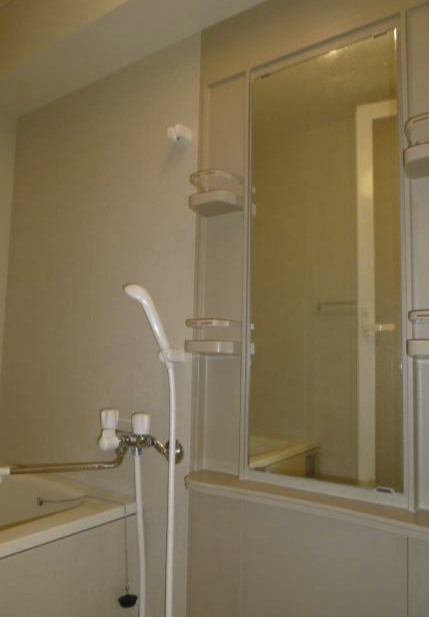 グランディール初台の浴室