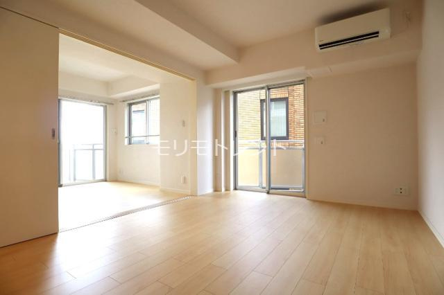 カスタリア初台の居間・リビング