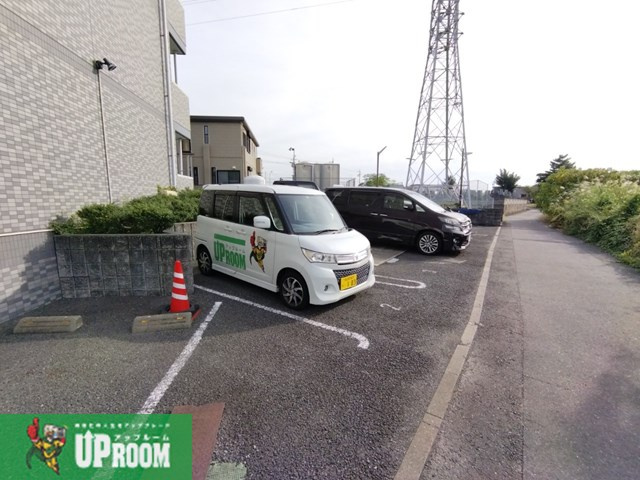 ルミエールの駐車場