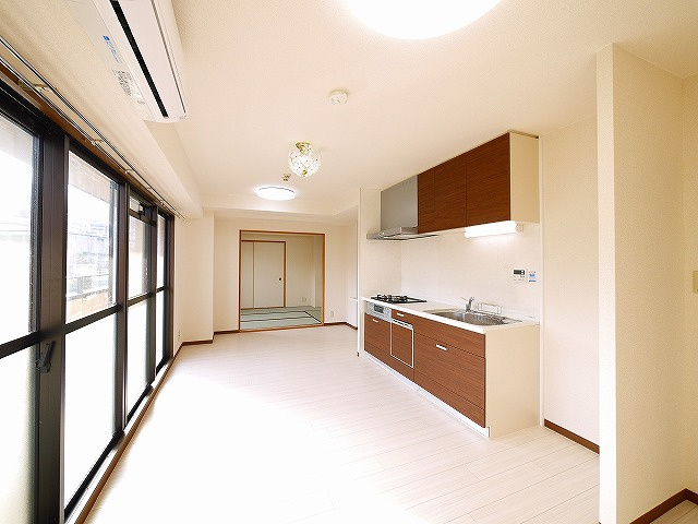 レフィナード・ラ・シャレー生駒の居間・リビング|おしゃれなリビングです