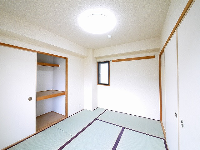 レフィナード・ラ・シャレー生駒の和室|和室、ちょっとしたくつろぎスペースにいかがでしょうか