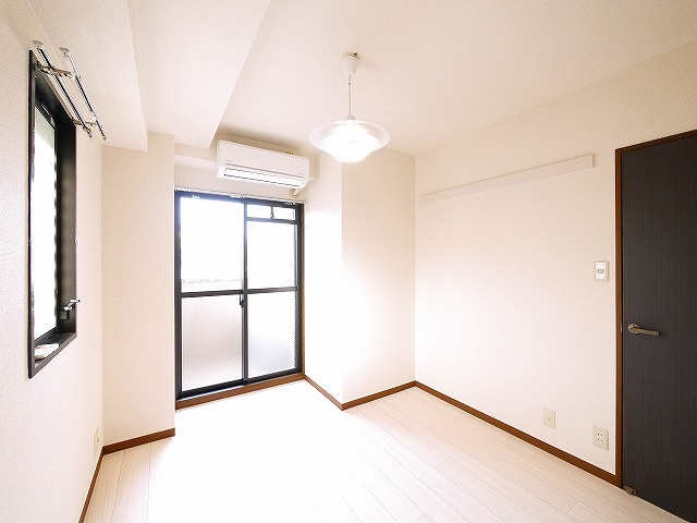 レフィナード・ラ・シャレー生駒の寝室|寝室です