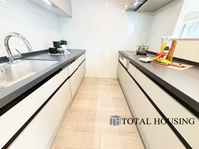 【キッチン】 | レジデンスタワー大通公園 | 毎日使うキッチン周りが綺麗で清潔に保たれていると、お料理を作るのも楽しくなりますよね♪機能性とデザイン性を持たせたキッチンで気持ちよく楽しくお料理が出来そうです！