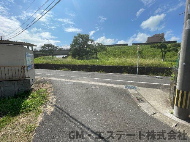 宮崎市高洲町　土地の前面道路含む現地写真