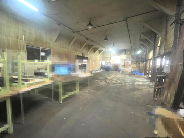 高島市新旭町饗庭倉庫工場の内装|１階