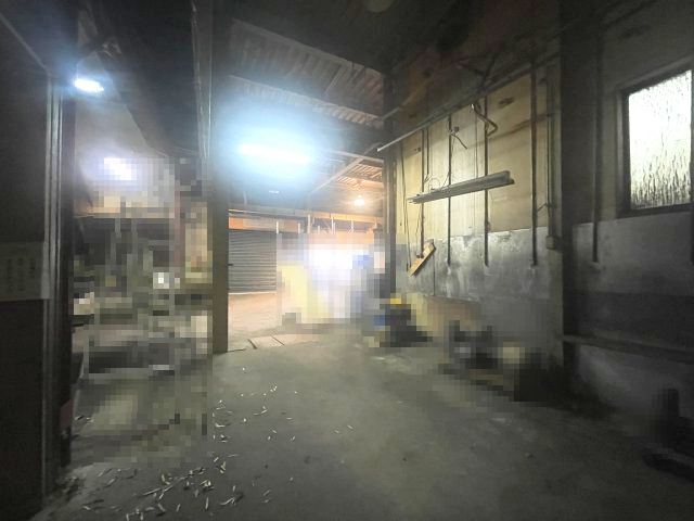 高島市新旭町饗庭倉庫工場の内装|１階