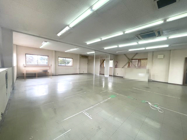 高島市新旭町饗庭倉庫工場の内装|２階