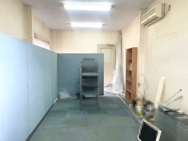 高島市新旭町饗庭倉庫工場の洋室|２階