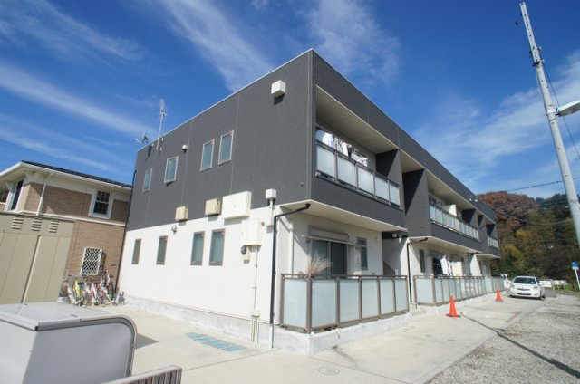 さいたま市緑区大字三室のアパートの外観