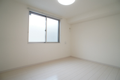 さいたま市緑区大字三室のアパートの寝室