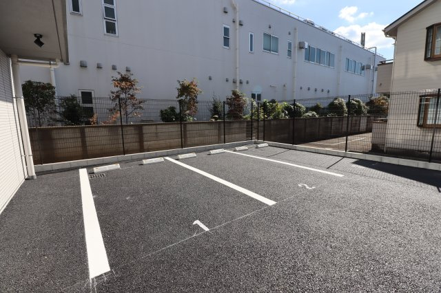 GENOVIA白糸台skygardenの駐車場