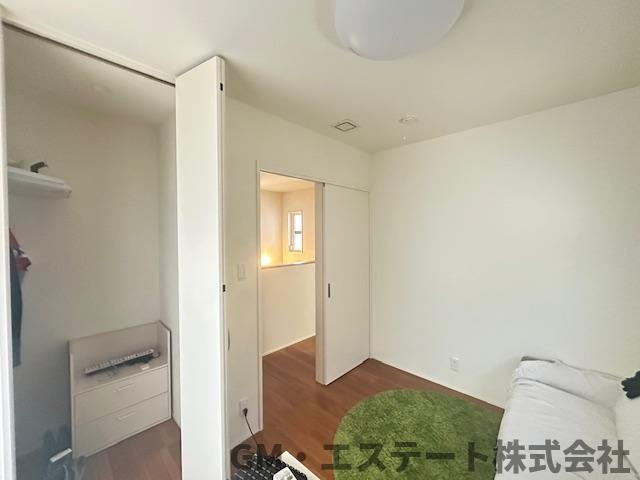 宮崎市大塚町西ノ後　中古住宅の洋室